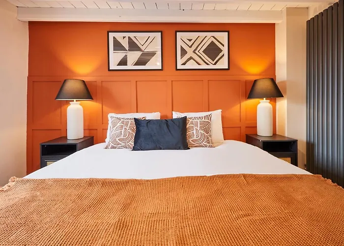 Host & - Dale End * Kirkbymoorside